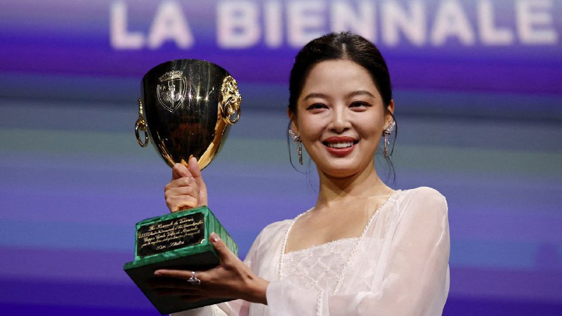 第82届威尼斯电影节9月6日颁奖，《日掛中天》辛芷蕾获最佳女演员