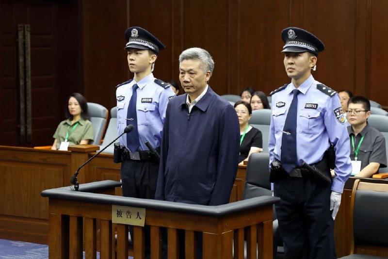 李再勇案8月13日在重庆五中院宣判，受贿罪判死缓、滥用职权判7年，合并执行死缓