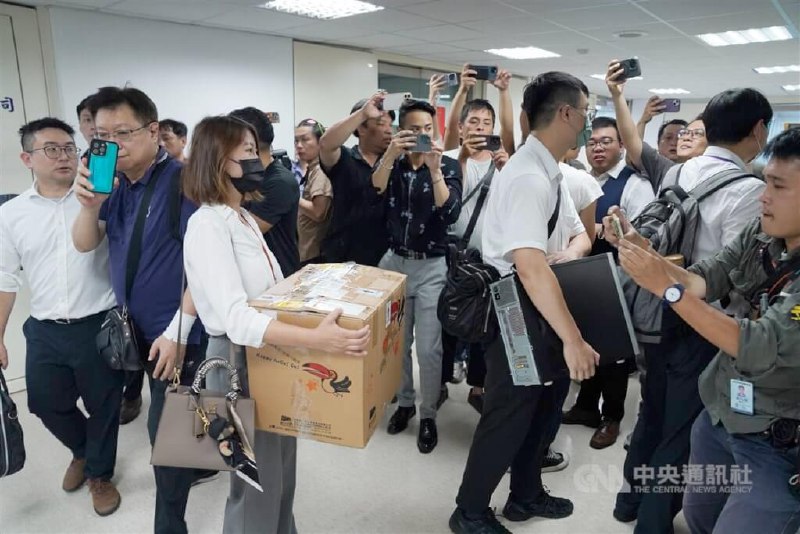 前台北市长柯文哲涉犯贪污治罪条例的图利罪，30日被搜查并约谈