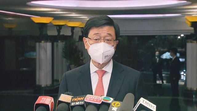 香港特首李家超见传媒表示，警方将调查亚洲七榄仁川站演奏《愿荣光归香港》是否涉及串谋违反《国歌法》等香港法律；政务司长已约见韩国领事抗议并要求彻查