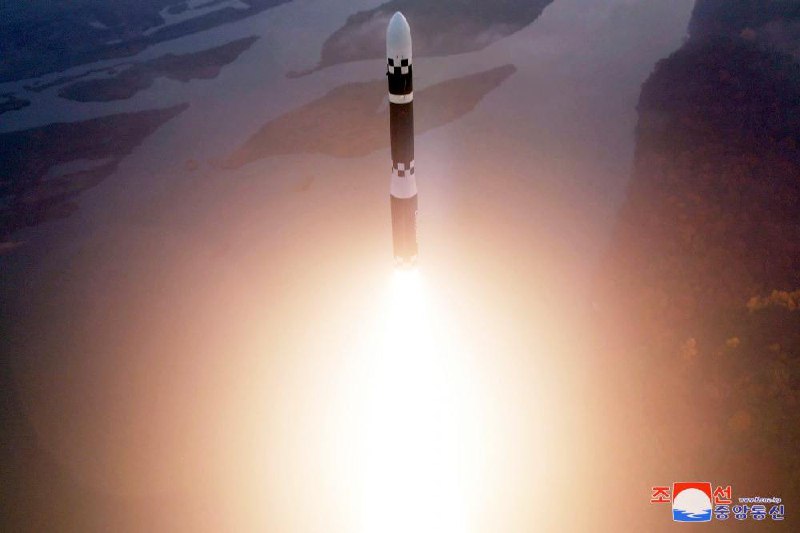 朝鲜10月31日试射的是该国最新型洲际弹道导弹“火星-19”