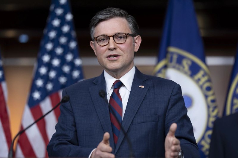 美国众议院共和党议员玛乔丽·泰勒·格林8日发起对议长迈克·约翰逊的罢免(motion to vacate)投票