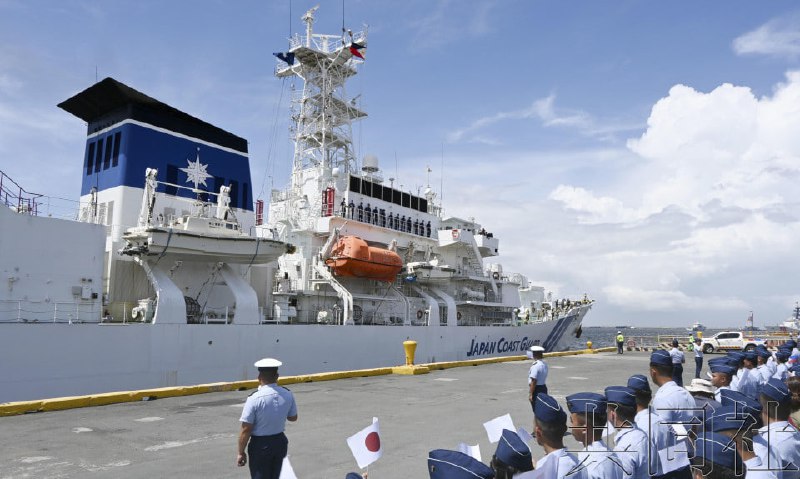 日本海上保安厅和美国海岸警卫队的大型巡逻船1日驶入菲律宾马尼拉港
