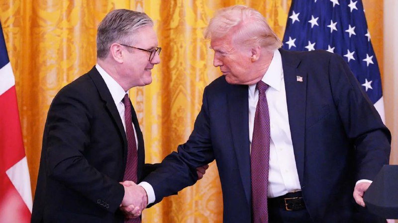 美国总统特朗普2月27日会见来访的英国首相斯塔默