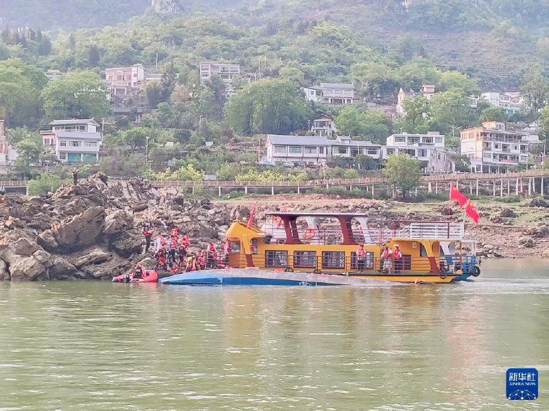 贵州毕节市黔西市百里画廊景区5月4日16时40分许发生游船倾覆事故，目前已造成3人死亡、60人送医救治，另有14人正在搜救中