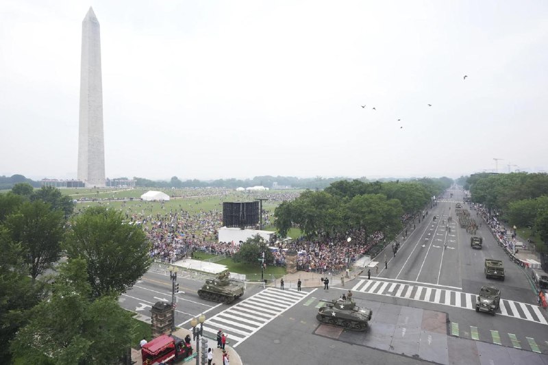 美国6月14日举行阅兵式但爆发“不要国王”大规模抗议活动