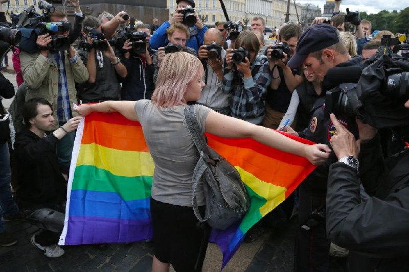 俄罗斯最高法院11月30日裁决“全球LGBTQ+运动”干犯“极端主义性质”“煽动社会和宗教不和”罪行，将其取缔