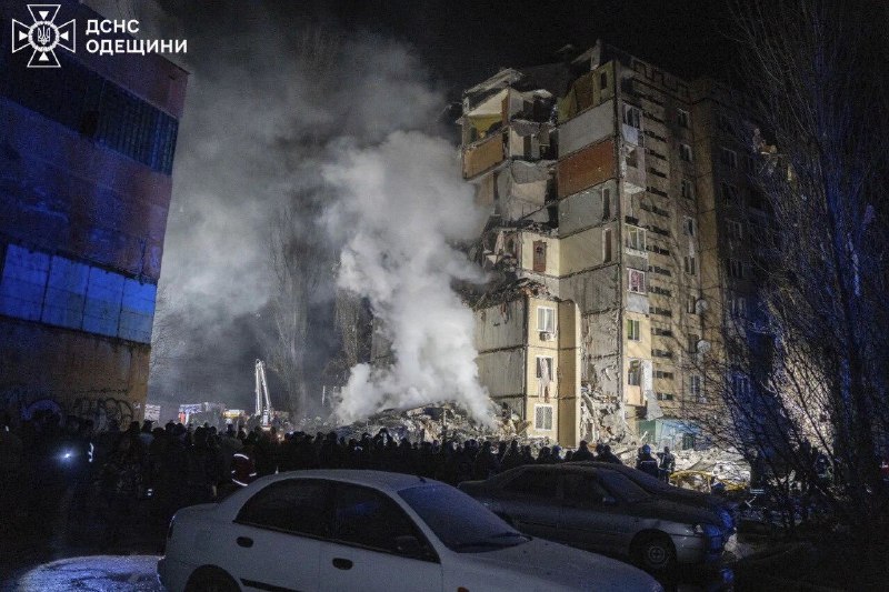 乌克兰南部敖德萨一栋公寓楼2日遭俄罗斯无人机袭击，造成3人死亡、8人受伤
