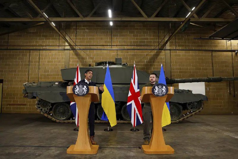 乌克兰总统泽连斯基8日访问英国和法国寻求支持，西方对提供战机态度有所转变
