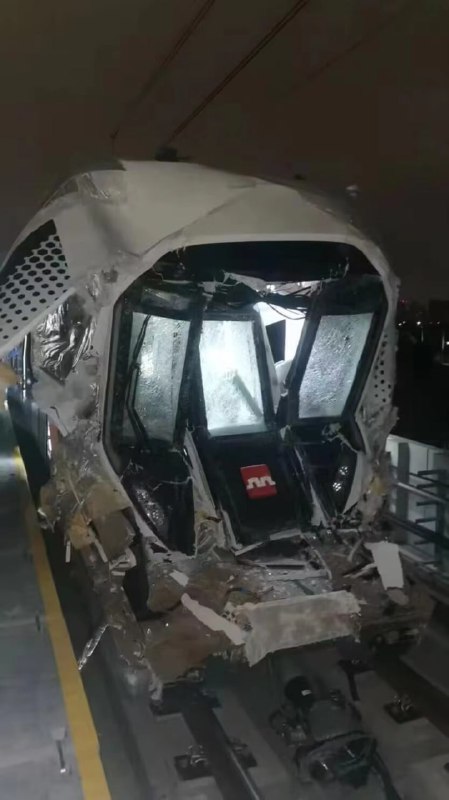 西安地铁10号线试车时，4月18日23:50“因现场试验人员处置不当”导致车辆追尾