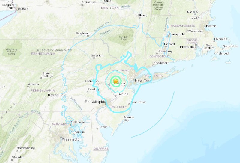 美国新泽西州怀特豪斯站北部约7公里处美东时间10时23分发生4.8级地震，震源深度4.7千米
