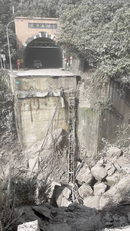 台湾花莲地震已致9死、821伤、127人受困