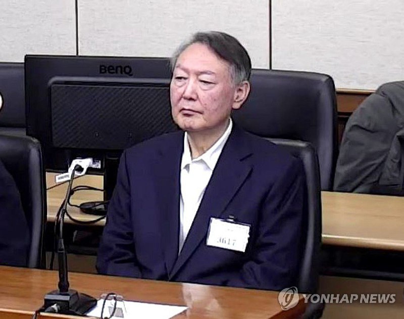 韩国前总统尹锡悦涉嫌带头发动内乱案一审被判无期徒刑