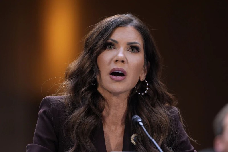 特朗普5日下午宣布将开除国土安全部长诺姆，并任命俄克拉荷马州共和党参议员马克韦恩·马林为新一任国土安全部长，3月31日生效