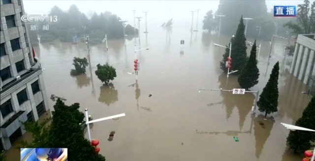 中央气象台30日10时继续发布暴雨橙色预警