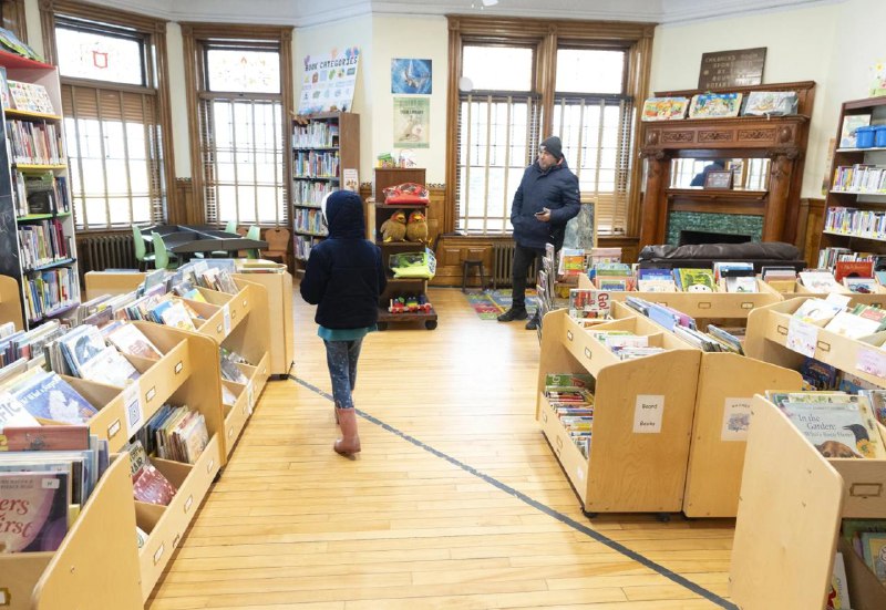 美国限制加拿大人进入横跨美加边界的图书馆引发边境地区民众不满