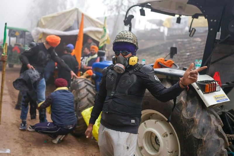 印度农民试图恢复抗议游行，警方发射催泪瓦斯